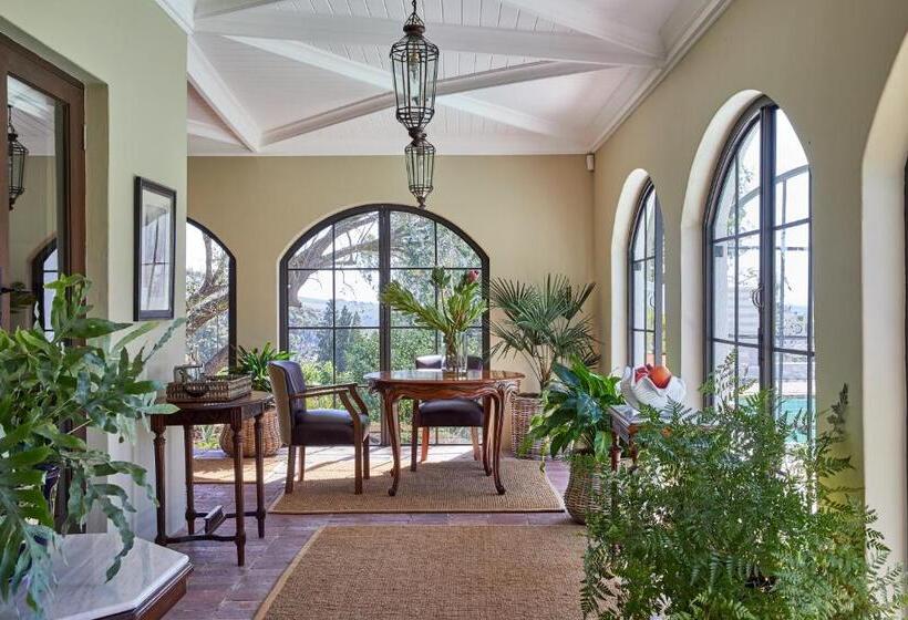 سوییت با چشم‌انداز استخر, Deux Frères Wine Estate & Luxury Villas