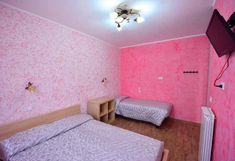 اتاق استاندارد سه نفره, B&b Il Casale