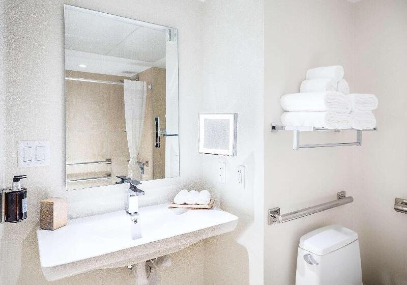 חדר סופריור מותאם לאדם עם מוגבלויות, Iberostar Waves Miami Beach