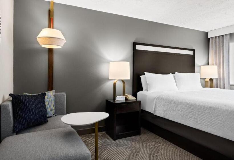 스위트 킹사이즈 침대, Holiday Inn & Suites Albuquerque Airport, An Ihg