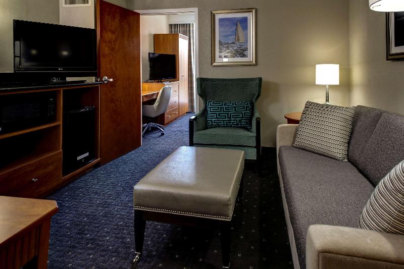 스위트 킹사이즈 침대, Embassy Suites Williamsburg