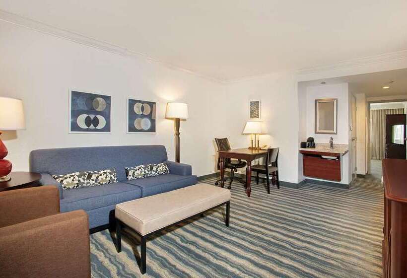 스탠다드 룸, Embassy Suites Williamsburg