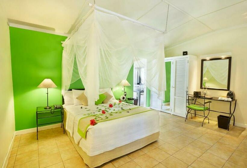 بانگلوی استاندارد, Kuredu Island Resort & Spa