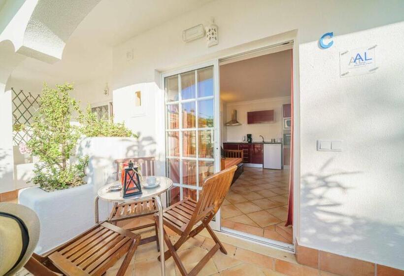 스탠다드 스튜디오, Apartamentos Solar Do Sol