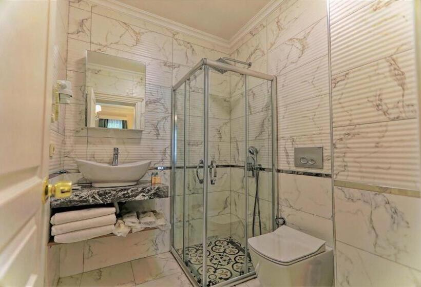 Standard Triple Room, Romantic Hotel Istanbul