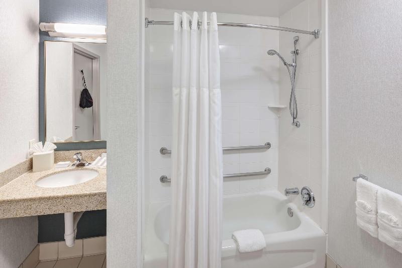 带大床的标准间, Hilton Garden Inn Hilton Head