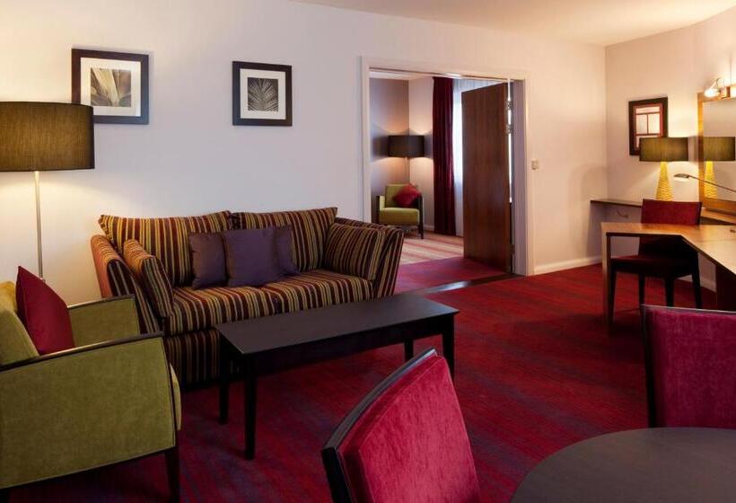 带大床的套房, Holiday Inn Norwich City, An Ihg