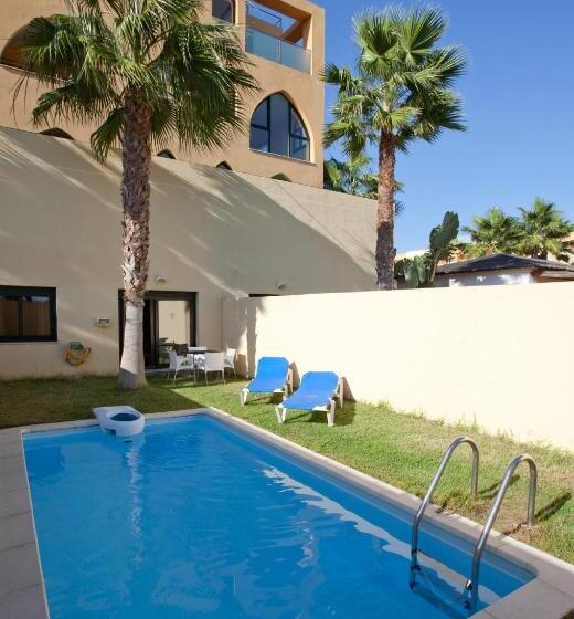 Апартаменты 2 Спальни с Бассейном, Apartamentos Playamarina