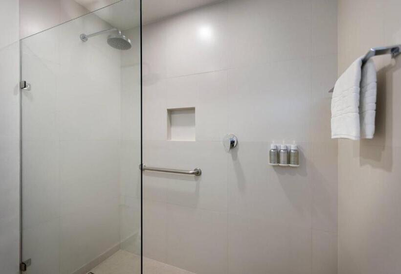 带大床的标准间, Courtyard By Marriott Cancun Airport