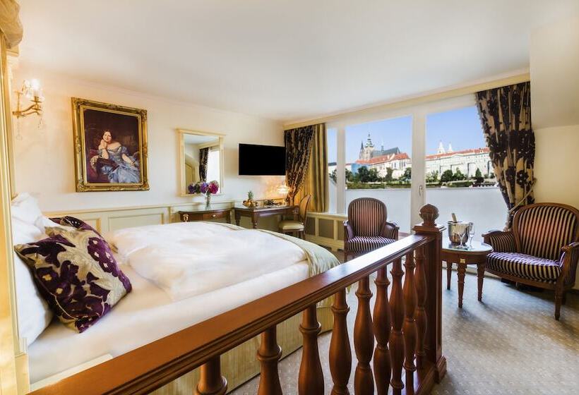 سوئیت پرزیدنت, Luxury Family Hotel Royal Palace