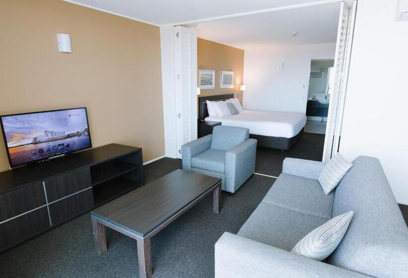 سوییت با چشم‌انداز استخر, Ramada Hotel & Suites By Wyndham Ballina Byron