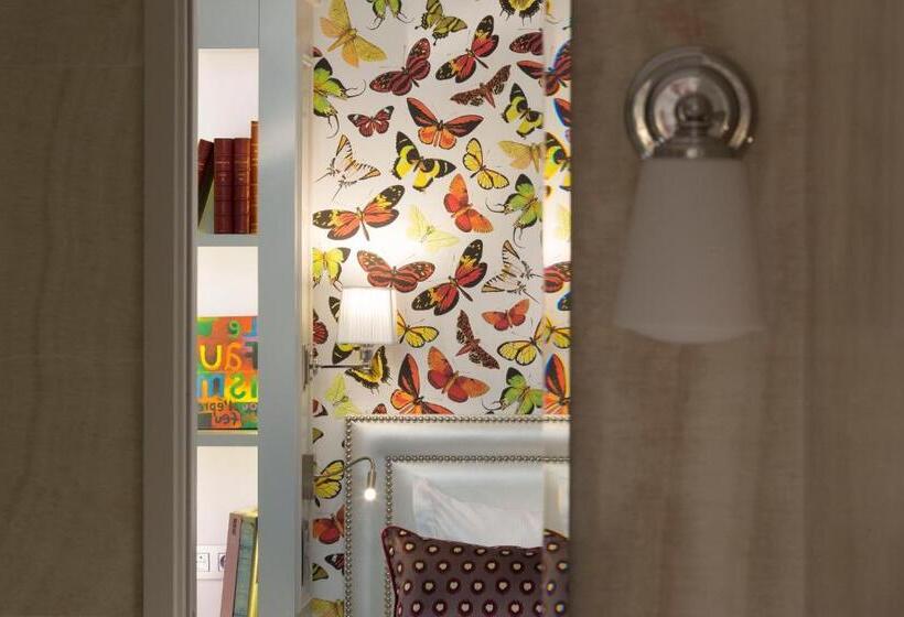 Chambre Deluxe, Monge