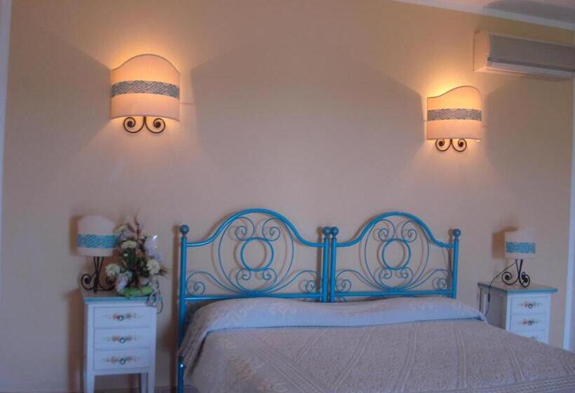 Superior room with lake view, Valkarana Country Relais