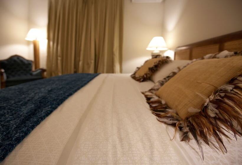 Номер Стандарт, Cardamomo Sigüenza