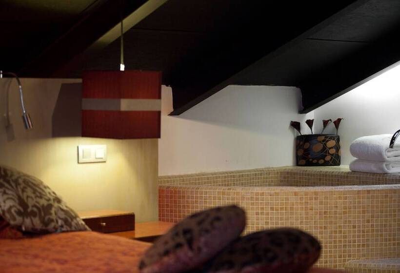 Люкс, Cardamomo Sigüenza