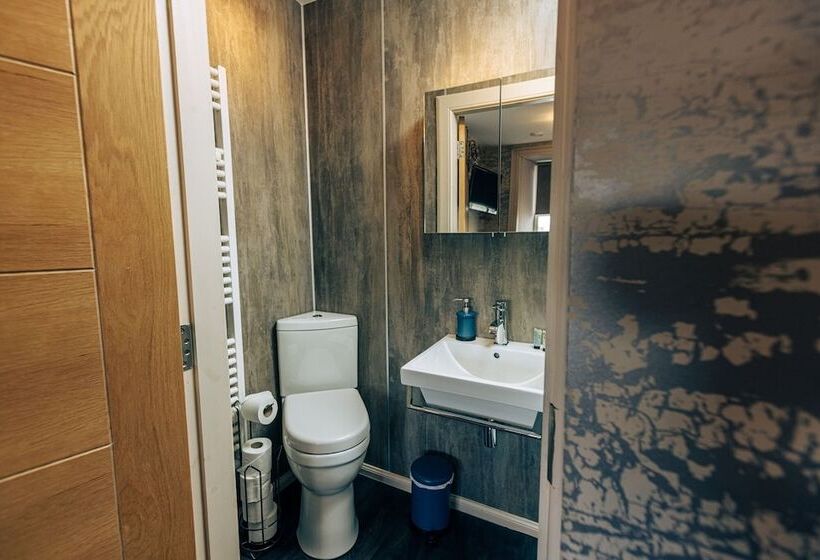 Студия Стандарт, The Tower Gastro Pub & Apartments