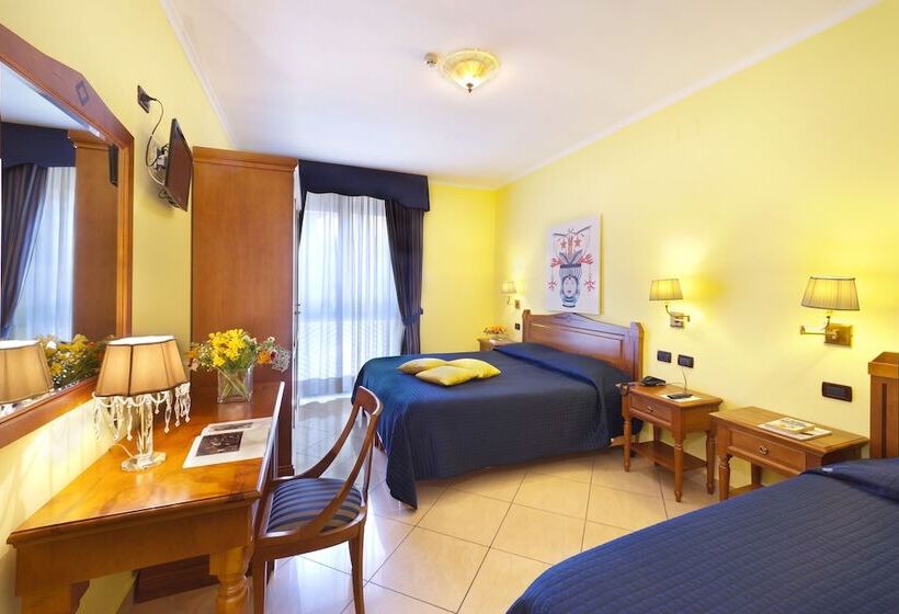 四人标准间, Ulisse Deluxe Hostel