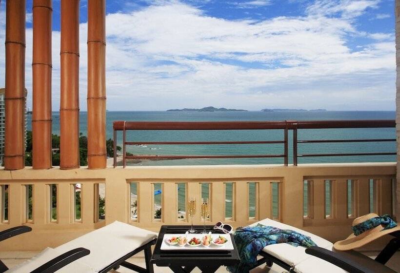 Номер Deluxe Вид на Море, Centara Grand Mirage Beach Resort Pattaya