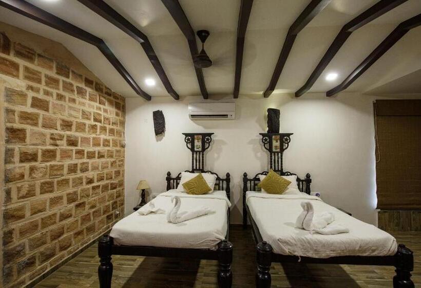 高级大房间, Gir Lions Paw Resort With Swimming Pool