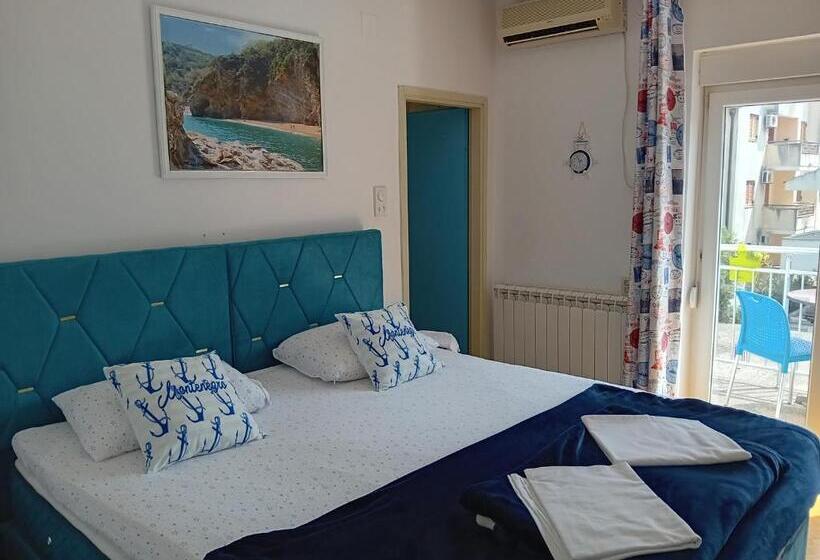 اتاق لوکس با بالکن, Guest House Vila Bak