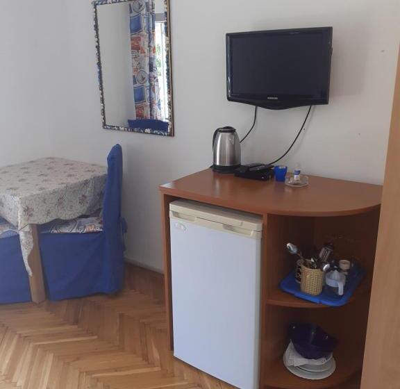اتاق لوکس با بالکن, Guest House Vila Bak