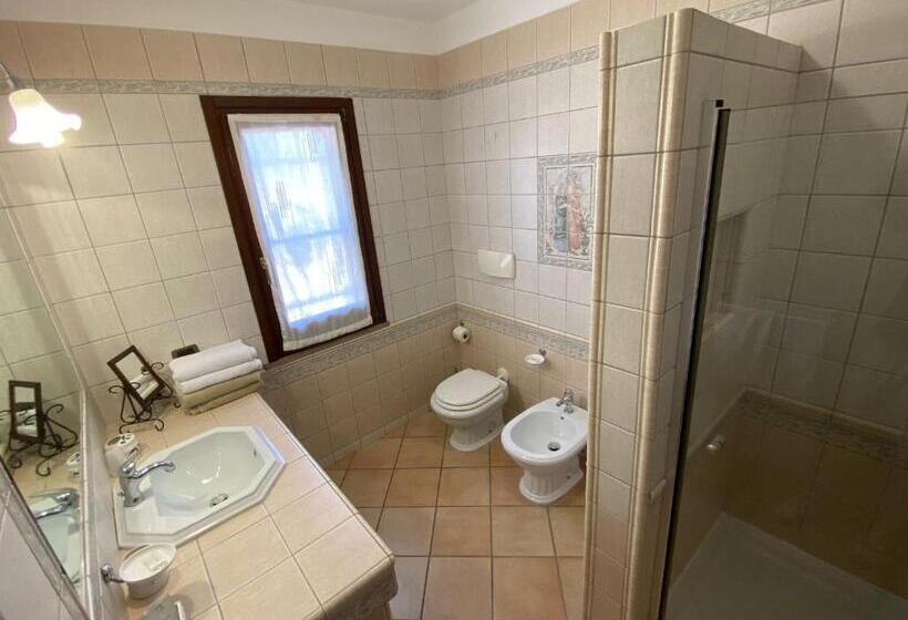 Номер Стандарт Вид на Сад, Villa Lina