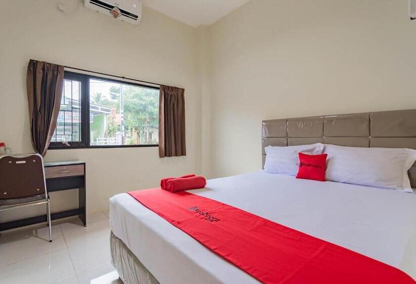Номер Стандарт, Reddoorz Near Arka Sepinggan Airport Balikpapan
