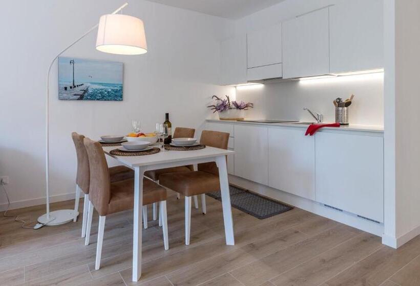 استودیوی استاندارد, Residence La Torre
