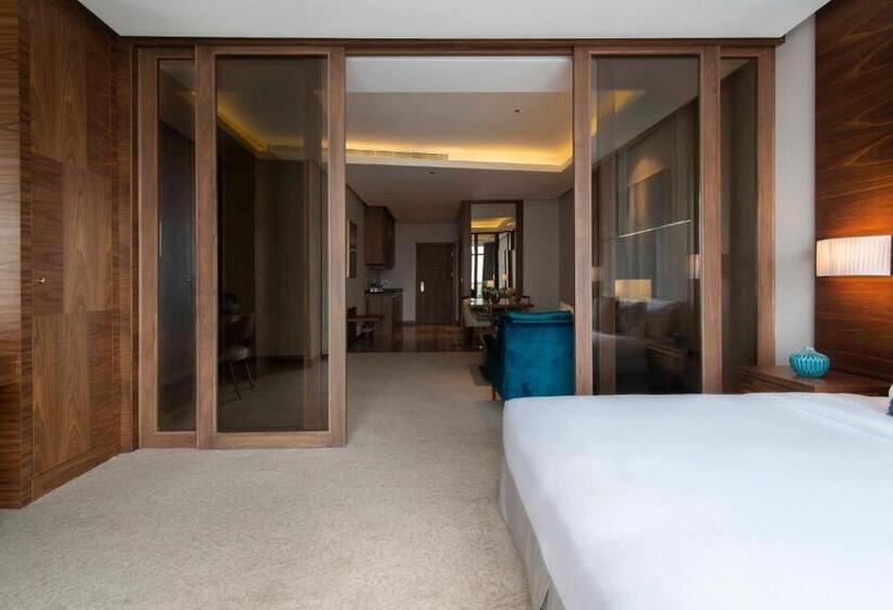 Полулюкс, Waw Hotel Suites King Abdullah District