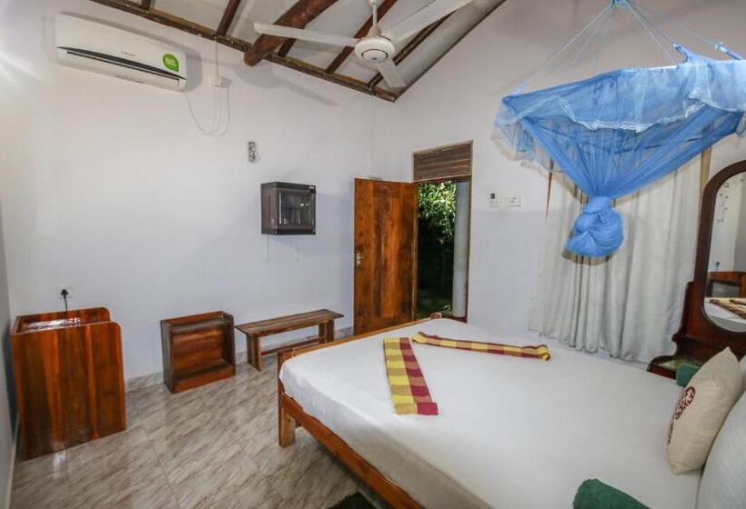 Economy Quadruple Room, Green Park Safari House & Eco Tree House
