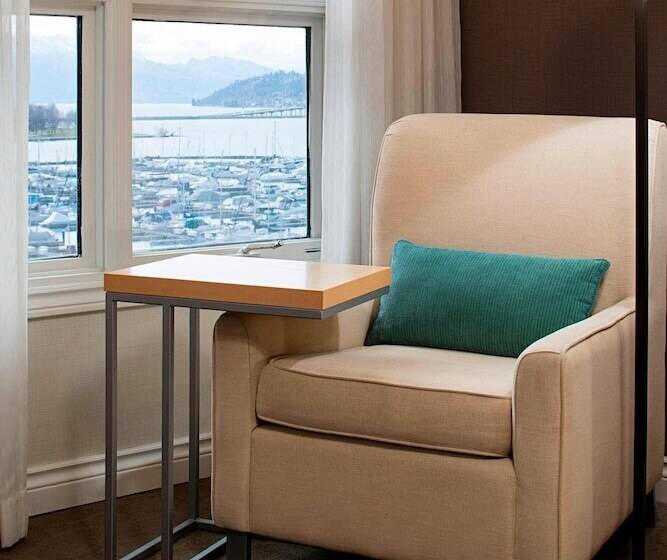 스탠다드 룸 더블 침대, Delta Hotels By Marriott Grand Okanagan Resort