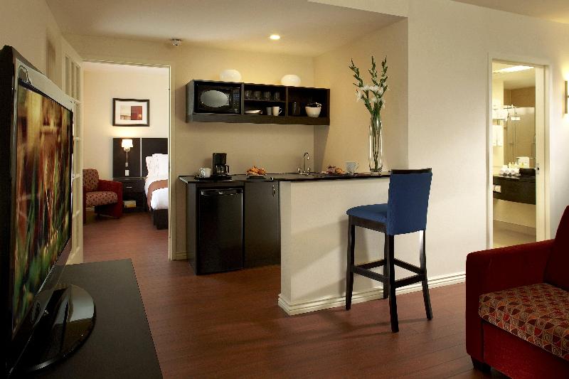 スイート, Holiday Inn & Suites Montreal Airport, An Ihg
