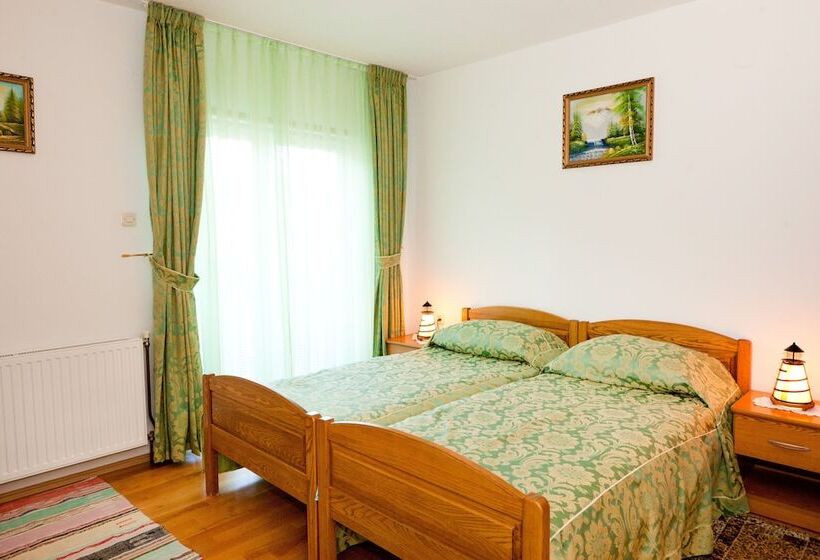 اتاق استاندارد با بالکن, Plitvice Pension Perisic