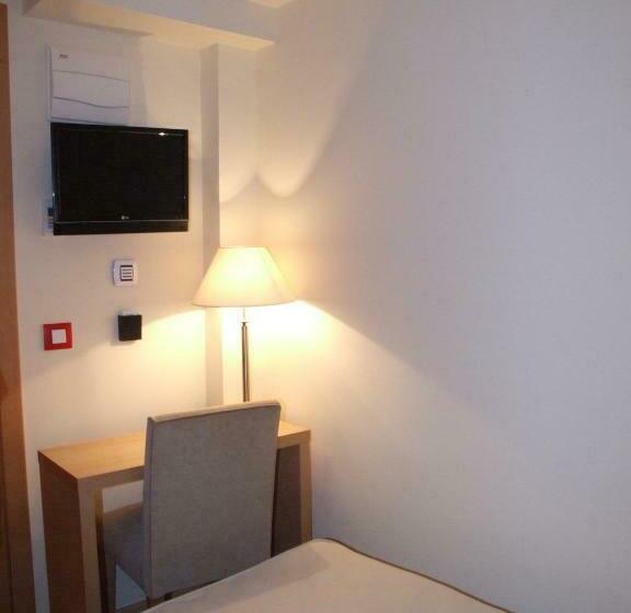 Quarto Estandar Individual, Villa De Zaragoza