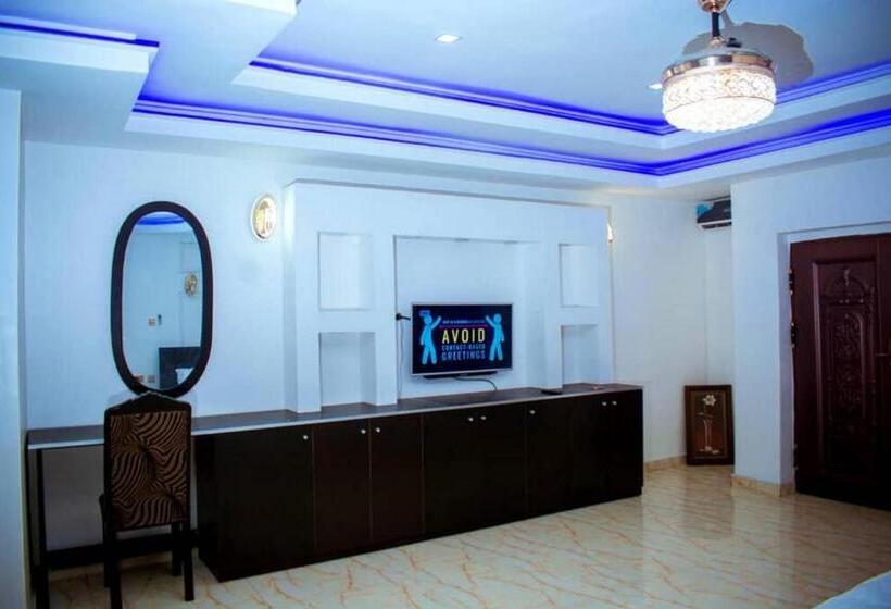 اتاق استاندارد چهار تخته, Room In Lodge   Mexiloyd Suites Queen Apartment