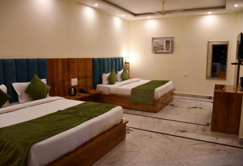 اتاق لوکس خانوادگی, Shivansh Inn Resort