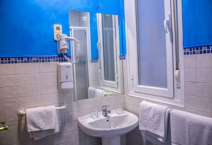 اتاق استاندارد یک نفره, Hostal Montaloya