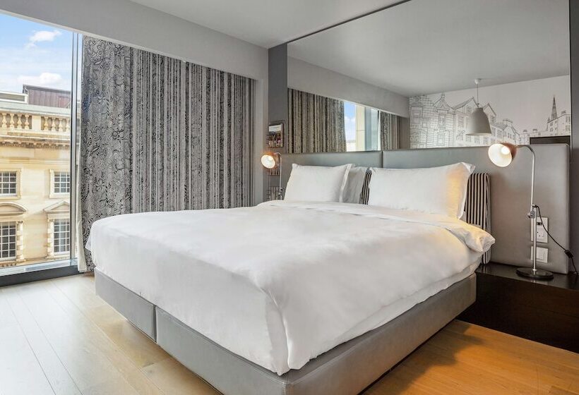 Номер Стандарт, Radisson Collection Hotel, Royal Mile Edinburgh