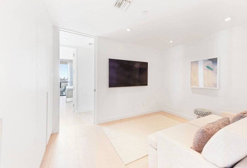 3 Bedroom Suite, W South Beach