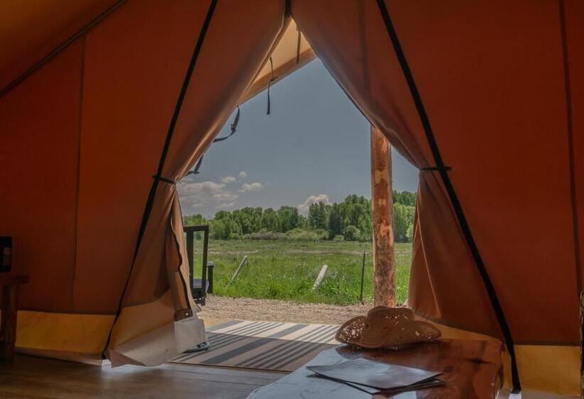كوخ قياسي, Teton Peaks Resort