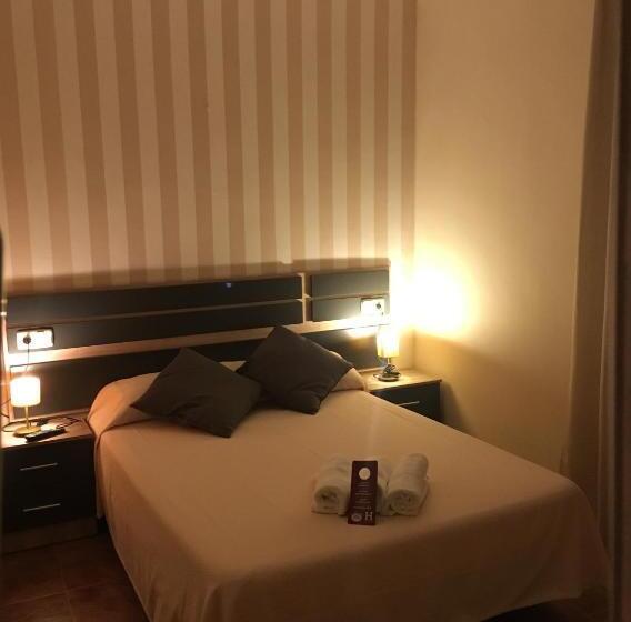 Номер Стандарт Трехместный, Hostal San Martin