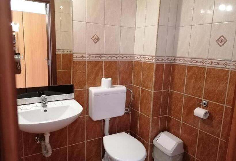 Четырехместный Номер Стандарт, Ferihegy