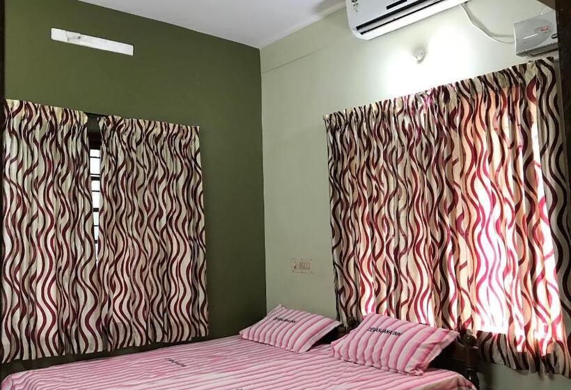 스탠다드 룸, Devanjana Inn Guruvayoor
