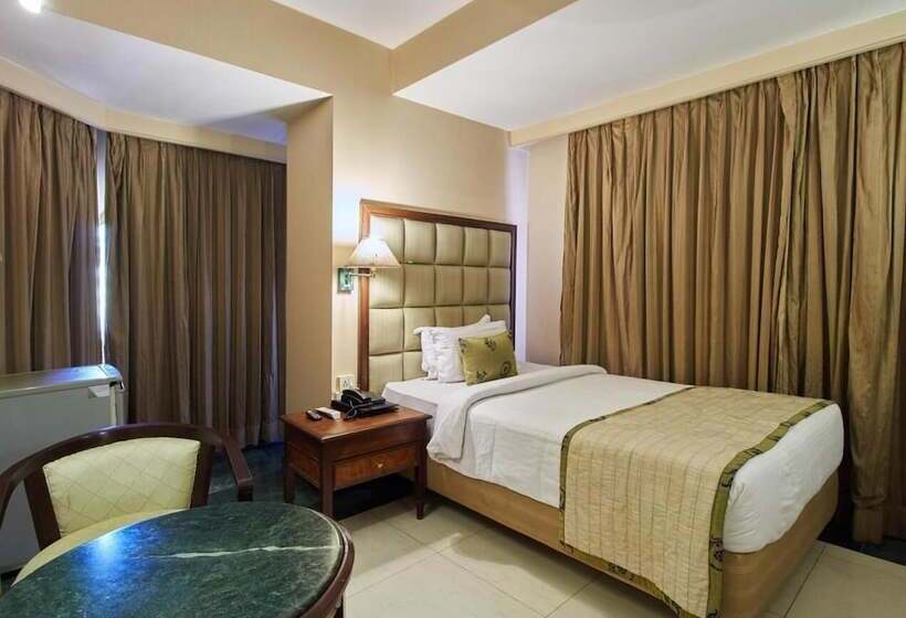 اتاق استاندارد یک نفره, Lords Inn Vadodara