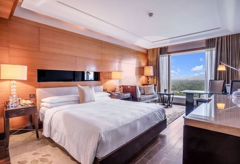 اتاق پرمیوم, The Leela Ambience Gurugram Hotel & Residences   The Luxury Urban Sanctuary