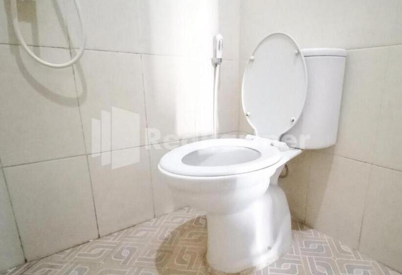 اتاق استاندارد, Almeira Homestay Syariah Near Makam Sunan Ampel Mitra Reddoorz