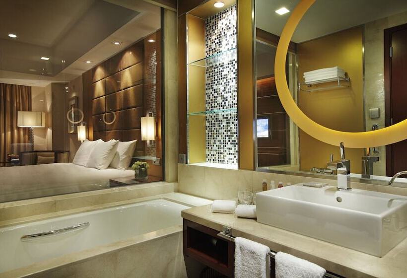 Номер Стандарт Вид на Море, Crowne Plaza Yantai Sea View, An Ihg
