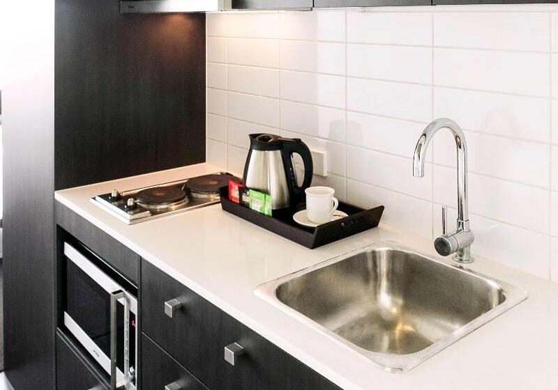 스탠다드 스튜디오, Mercure Melbourne Therry Street