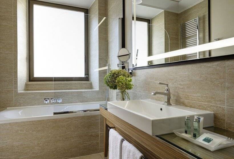 חדר סופריור לשלושה, Unahotels Decò Roma