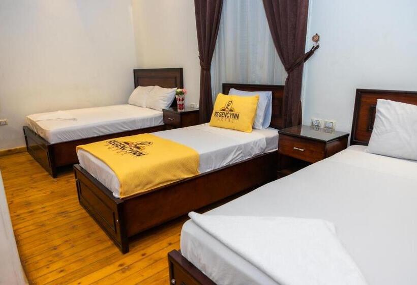 اتاق استاندارد سه تخته با بالکن, Regency Inn